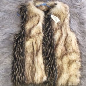 Forever 21 faux fur vest new with tags attached